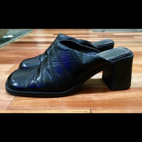 BLACK MULE BOOTS - Picture 2 of 3